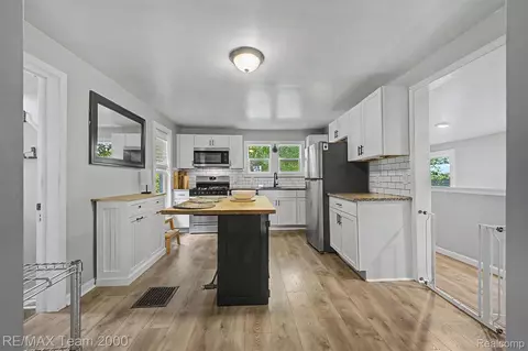 Kitchen - 511 Ash St, Carleton, MI 48117 photo 1 of 5