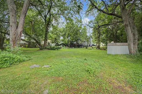 Exterior - 511 Ash St, Carleton, MI 48117 photo 8 of 13