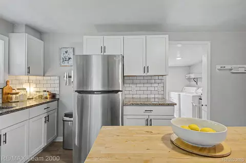 Kitchen - 511 Ash St, Carleton, MI 48117 photo 4 of 5