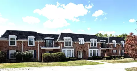 18301 W 13 Mile Rd #A-2, Southfield, MI 48076
