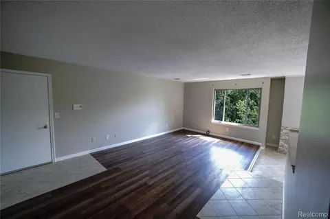 8365 Pontiac Lake Rd #12, White Lake, MI 48386
