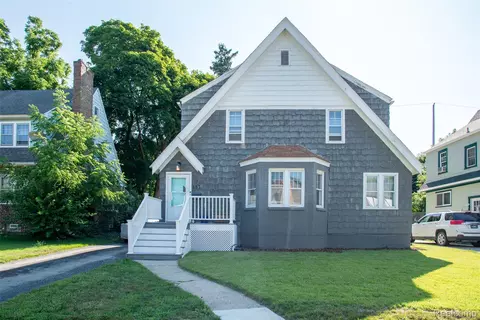 137 Chippewa Rd, Pontiac, MI 48341