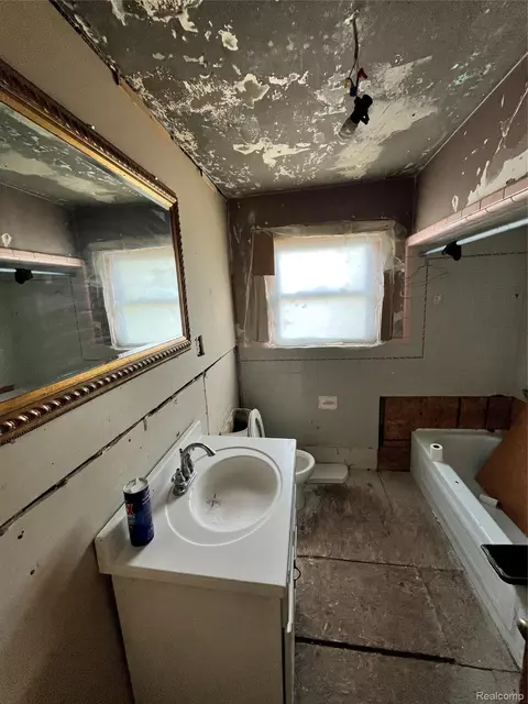 Bath - 4619 Farmbrook St, Detroit, MI 48224 photo 1 of 1