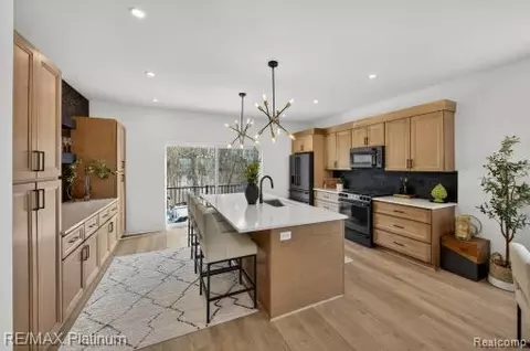 Kitchen - 1666 Pinecroft Ln, Howell, MI 48855 photo 1 of 5