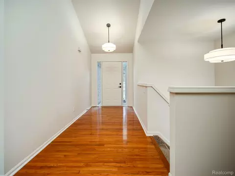 Entry Way - 19108 Red Oak Ln, Brownstown, MI 48193 photo 1 of 3