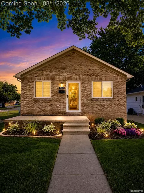 11124 Essex Ave, Warren, MI 48089