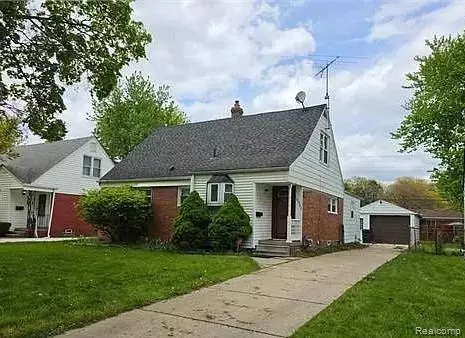 19983 Lancaster St, Harper Woods, MI 48225