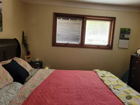 Bedroom - 11219 Hanover Dr, Warren, MI 48093 photo 3 of 5