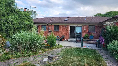 Exterior - 11219 Hanover Dr, Warren, MI 48093 photo 2 of 2