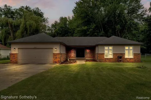 26820 Alray St, Chesterfield, MI 48051