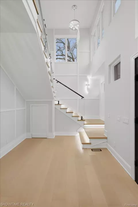 Entry Way - 13281 Haddon St, Fenton, MI 48430 photo 2 of 12