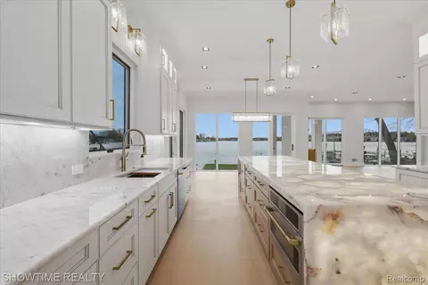 Kitchen - 13281 Haddon St, Fenton, MI 48430 photo 5 of 8