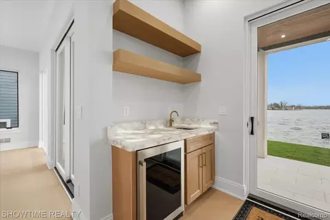 Entry Way - 13281 Haddon St, Fenton, MI 48430 photo 5 of 12