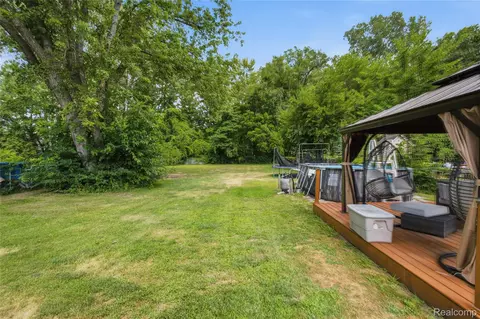 Exterior - 11163 Cape Cod St, Taylor, MI 48180 photo 2 of 7