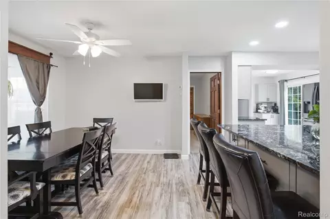 Dining - 11163 Cape Cod St, Taylor, MI 48180 photo 1 of 4