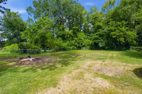 Exterior - 11163 Cape Cod St, Taylor, MI 48180 photo 3 of 7