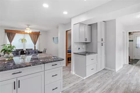 Kitchen - 11163 Cape Cod St, Taylor, MI 48180 photo 5 of 6