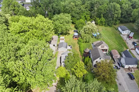 View/Area - 11163 Cape Cod St, Taylor, MI 48180 photo 3 of 7