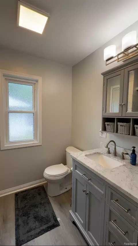 Bath - 11163 Cape Cod St, Taylor, MI 48180 photo 1 of 2