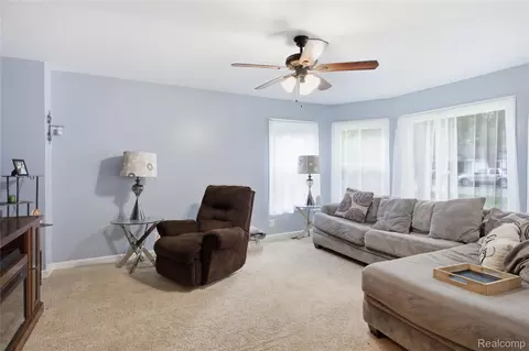 Living - 11163 Cape Cod St, Taylor, MI 48180 photo 1 of 2