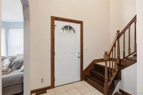 Entry Way - 11163 Cape Cod St, Taylor, MI 48180 photo 1 of 6