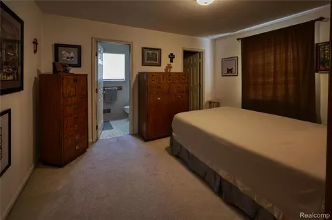 Bedroom - 1221 Windsor St, Grand Blanc, MI 48507 photo 1 of 5