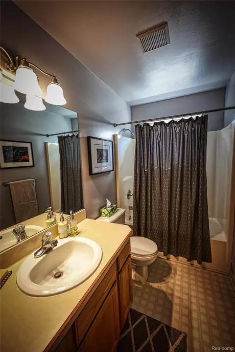 Bath - 1221 Windsor St, Grand Blanc, MI 48507 photo 2 of 2