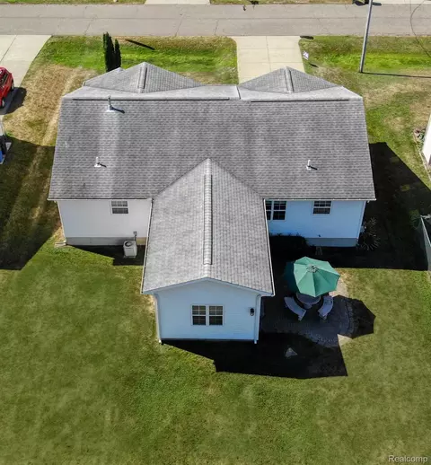 View/Area - 1221 Windsor St, Grand Blanc, MI 48507 photo 3 of 5