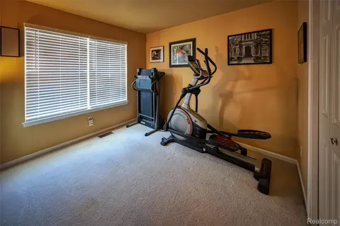 Bedroom - 1221 Windsor St, Grand Blanc, MI 48507 photo 3 of 5