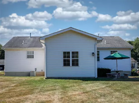 Exterior - 1221 Windsor St, Grand Blanc, MI 48507 photo 1 of 4