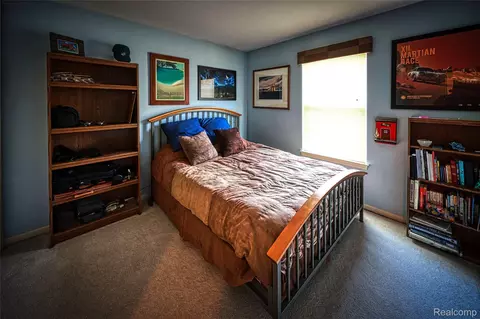 Bedroom - 1221 Windsor St, Grand Blanc, MI 48507 photo 4 of 5