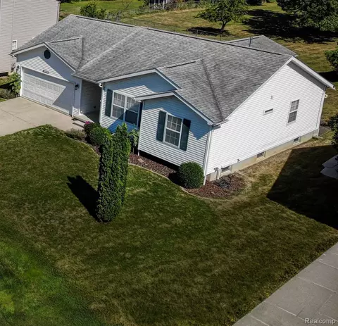 View/Area - 1221 Windsor St, Grand Blanc, MI 48507 photo 2 of 5