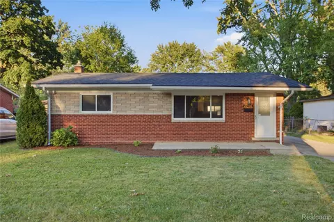 22116 W Brandon St, Farmington Hills, MI 48336