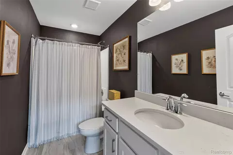 Bath - 506 Maize Loop, Saline, MI 48176 photo 3 of 4