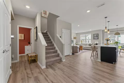 Entry Way - 506 Maize Loop, Saline, MI 48176 photo 2 of 4