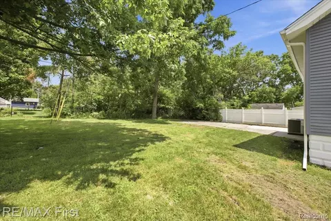 Exterior - 30655 Elk St, New Haven, MI 48048 photo 2 of 2