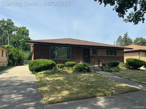 23271 Harding St, Oak Park, MI 48237