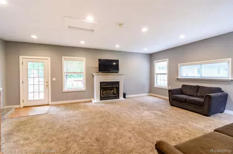 Living - 5260 Rives Junction Rd, Blackman, MI 49201 photo 5 of 8