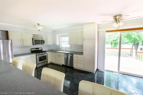 Kitchen - 5260 Rives Junction Rd, Blackman, MI 49201 photo 4 of 5