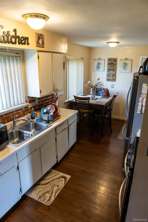 Kitchen - 15167 Meadow St, Romulus, MI 48174 photo 1 of 2