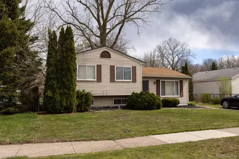 Exterior - 15167 Meadow St, Romulus, MI 48174 photo 2 of 5