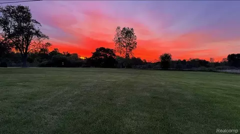 9507 Modena Farms, Salem, MI 48178