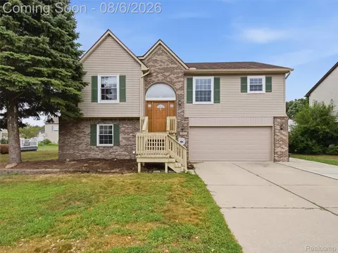 38529 Terry Ln, Westland, MI 48185