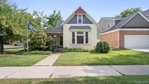 505 Vinewood St, Wyandotte, MI 48192