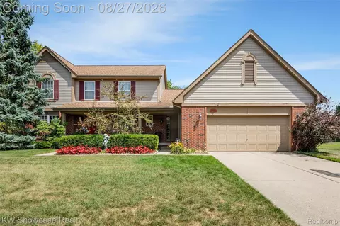 2933 Remington Oaks Ln, West Bloomfield, MI 48324