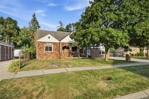 6466 N Lafayette St, Dearborn Heights, MI 48127
