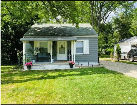 20816 Midway Ave, Southfield, MI 48075