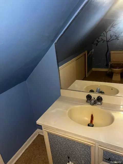Bath - 3364 E Pierson Rd, Flint, MI 48506 photo 6 of 9
