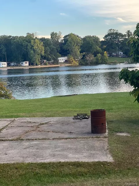 View/Area - 3364 E Pierson Rd, Flint, MI 48506 photo 3 of 5