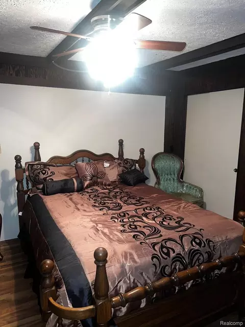 Bedroom - 3364 E Pierson Rd, Flint, MI 48506 photo 2 of 9